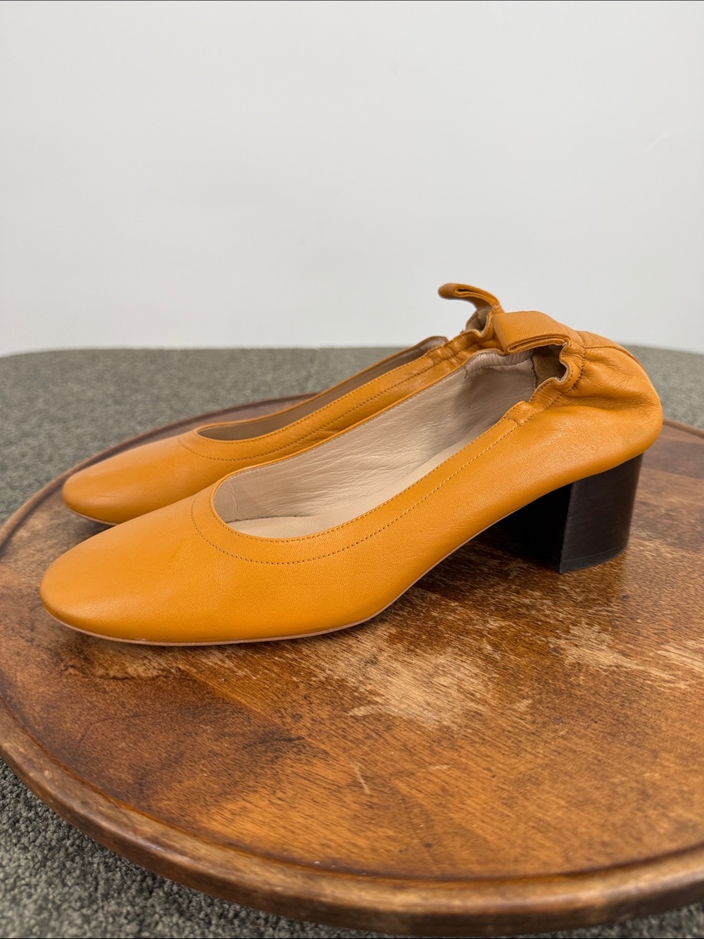 Everlane Shoes Wm 7 Day Heel Mustard Leather Block Heel Pumps Elastic Heel